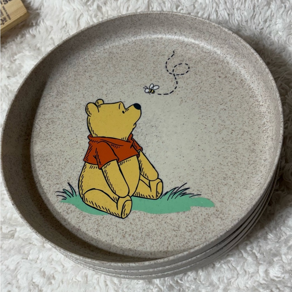 Disney Winnie The Pooh, Plates!
(Corn Husk)
NWT
